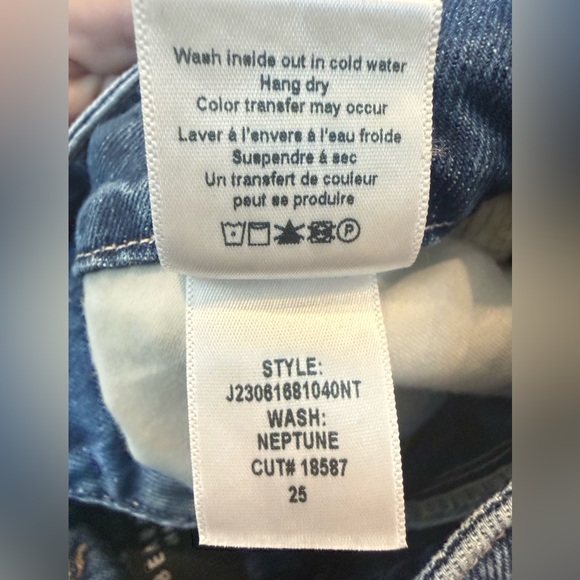 Veronica Beard ‘Taylor High Waist Wide Leg Jeans’ - Picture 7 of 7